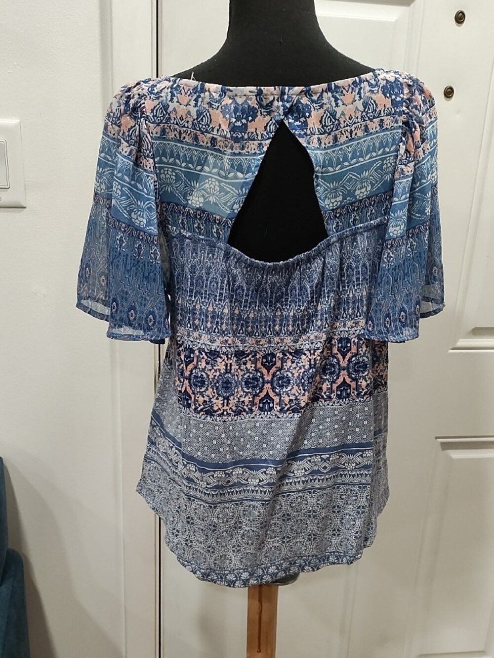 Lucky Brand Blue and Pink Patterned Scoop Neck Blouse - Picture 2 of 9